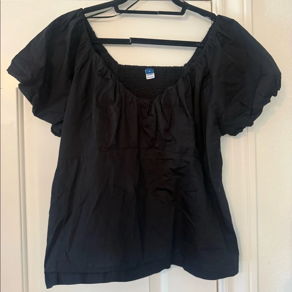 Black puff sleeve scoop neck puff sleeve babydoll top